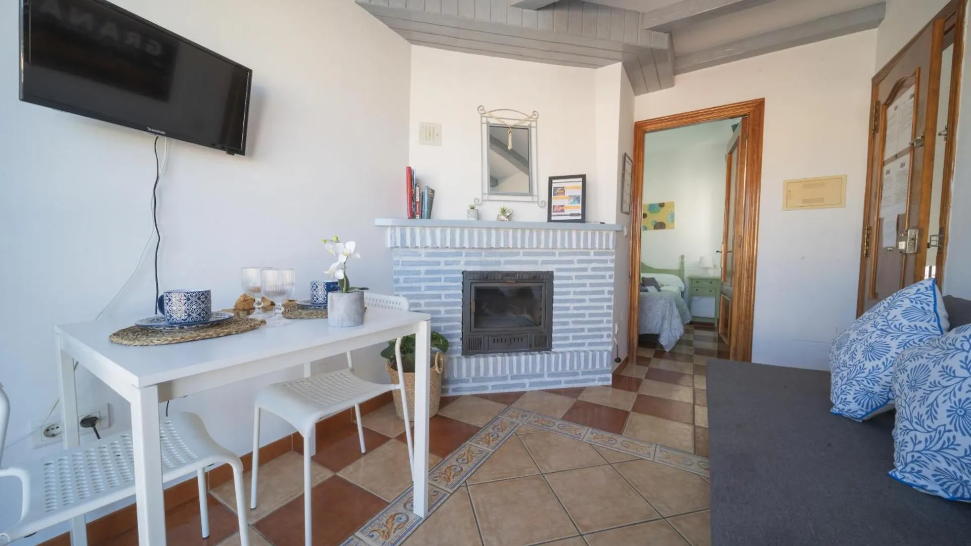 Atico Jimena Granada En El Centro De Nerja Apartment
