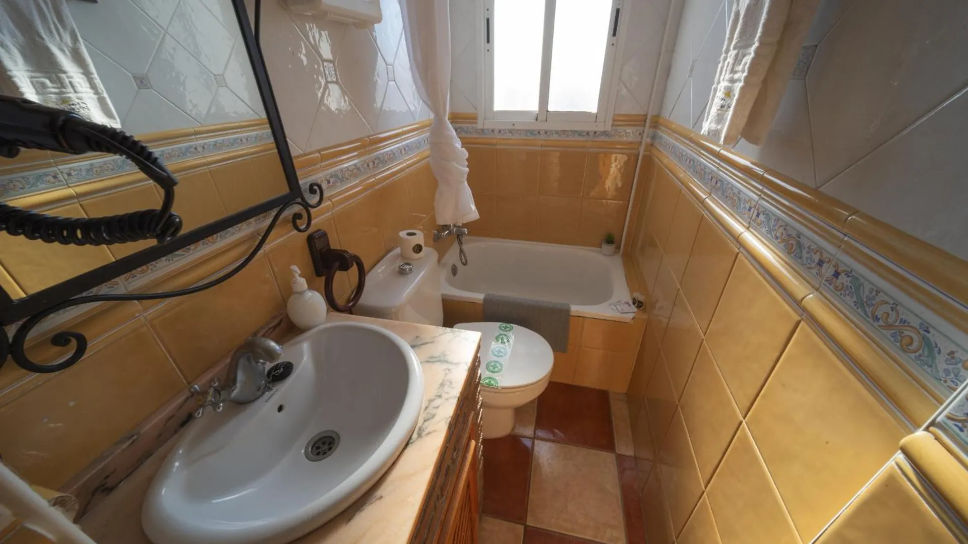 Atico Jimena Granada En El Centro De Nerja Apartment