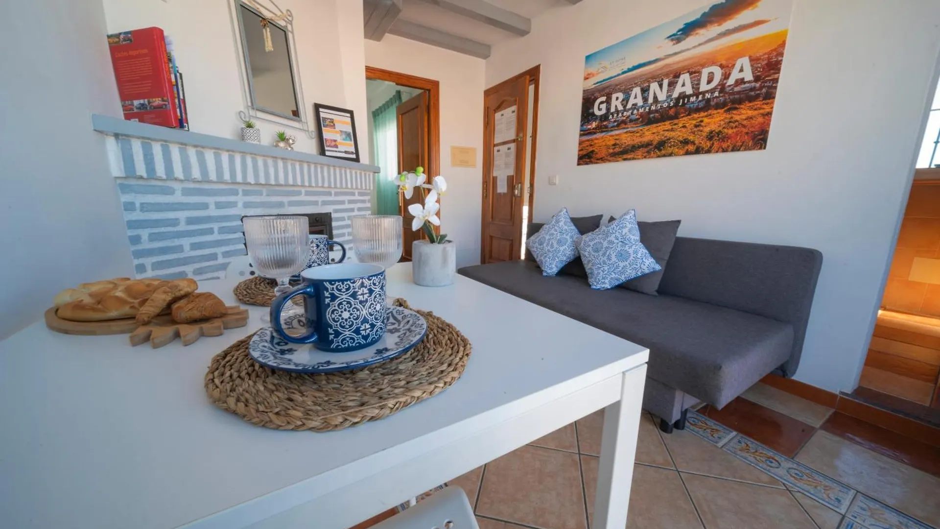 Atico Jimena Granada En El Centro De Nerja Apartment