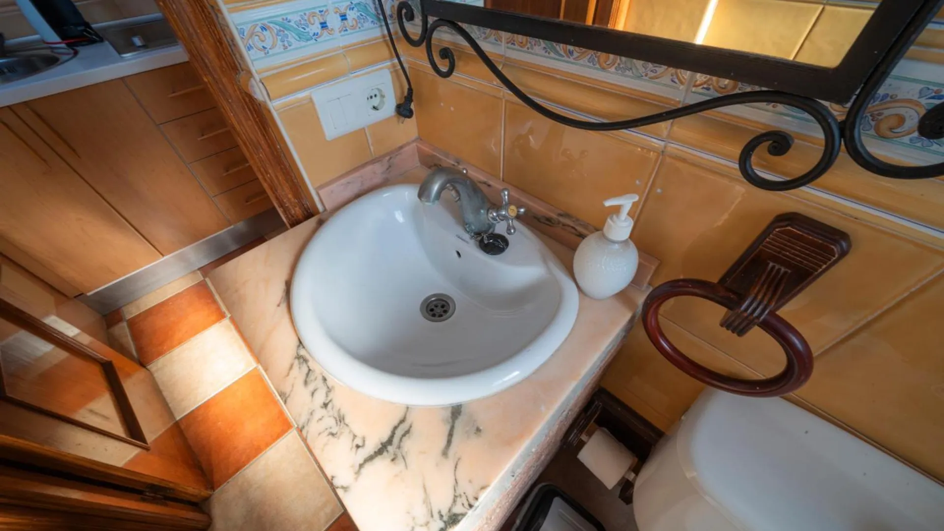 Atico Jimena Granada En El Centro De Nerja Apartment